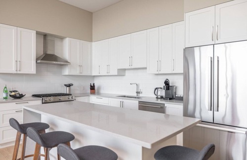 Regional District of Nanaimo Apartment | Suite #111 · Suite 111: Contemporary Oceanfront Accommodation