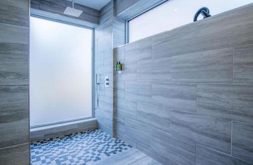 Pen-y-cae Apartment | Suite 15 - Sleeping Giant Hotel - Pen Y Cae Inn