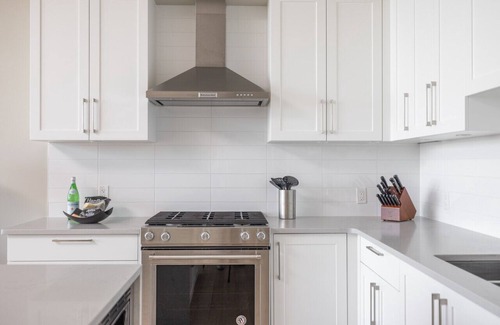 Regional District of Nanaimo Apartment | Suite #206 - Contemporary Oceanfront Accommodation