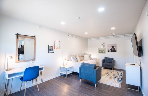 Midtown Apartment | Suite #29 Modern One Bedroom in Midtown, OKC!