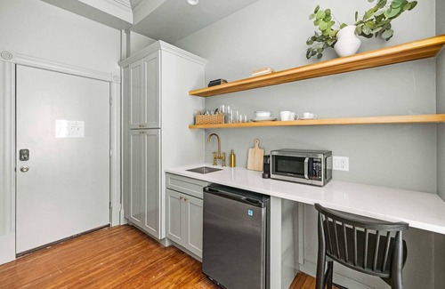 Dupont Circle Apartment | Suite 2B at Maison Dupont, a Dupont Circle Inn