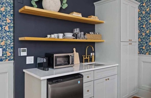 Dupont Circle Apartment | Suite 2C at Maison Dupont, a Dupont Circle Inn