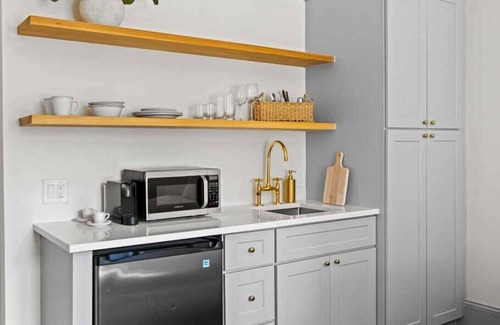 Connecticut Ave - K Street Apartment | Suite 4C at Maison Dupont, a Dupont Circle Inn