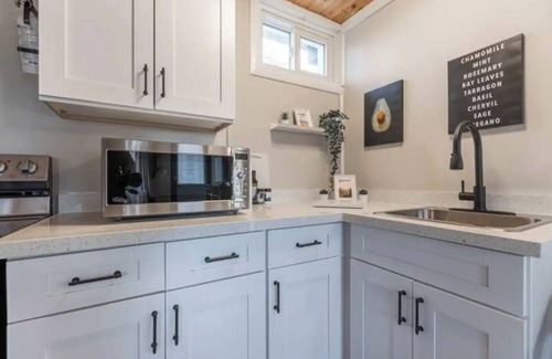 Bluewater Apartment | Suite 5 - Relax in beautiful Bayfield - 15min from Grand Bend