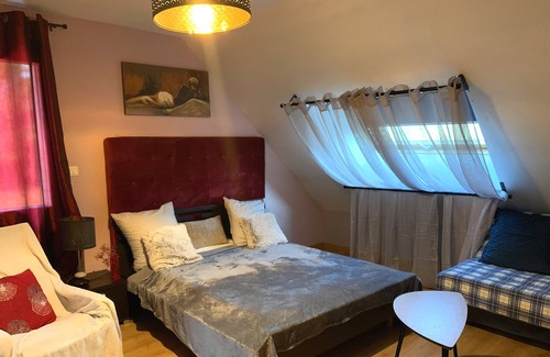 Corbeil-Essonnes Bed & Breakfast | Suite 6 persons private shower WC 30 min Paris