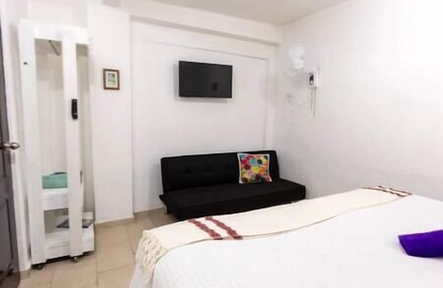 Esperanza Apartment | Suite #8 Yuisa Connecting Room- Guayacan Guesthouse