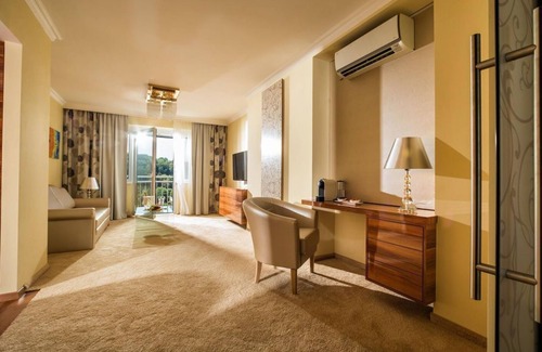 Loipersdorf bei Fuerstenfeld House | Suite Classica - 2 Nächte - Thermalhotel Leitner