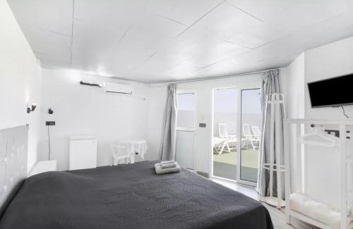 San Fernando House | Suite con terraza y jacuzzi privada en Maspalomas