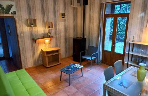 Agonges Apartment | Suite dans le jardin du Château