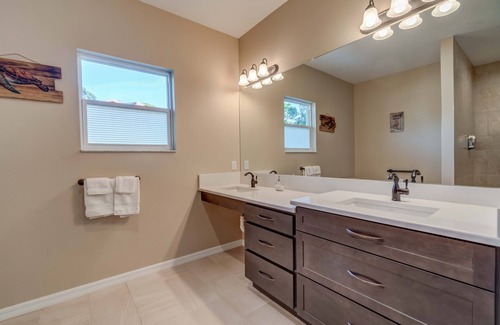 Englewood Bed & Breakfast | Suite Dreams Guesthouse aka Care Takeover Home