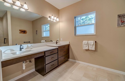 Englewood Bed & Breakfast | Suite Dreams Guesthouse aka Care Takeover Home