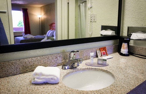Mattoon Hotel | Suite Dreams Hotel