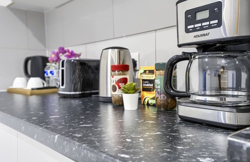 Hackney Central Apartment | Suite-Family-Ensuite-9