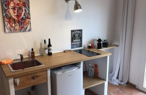 Tarraula Apartment | "suite Galago" very quiet location, yet only 10 minutes from the beach.