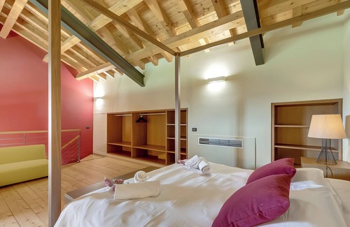 San Benedetto di Lugana Hotel | Suite Grand Ballon - Almavite, Desenzano Del Garda, Italy