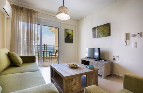 Karavomylos Apartment | Suite Leyland - Meliti