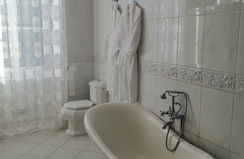 Centre Ville d'Ales Bed & Breakfast | Suite Opéra