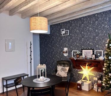Chioggia Apartment | Suite romantica a tema Natale in centro storico "Pumpkin Suite"