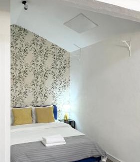 Santo Andre House | Suite Sótão Attic Suite no windows