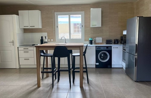 Trois-Rivieres Apartment | Suite Spacieuse 4 77m2 Offrant une Magnifique vue sur la mer et Les Saintes