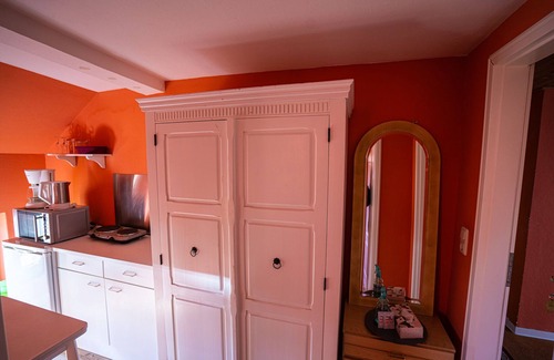 Schwerin Apartment | Suite-Standard-Private Bathroom-Street View