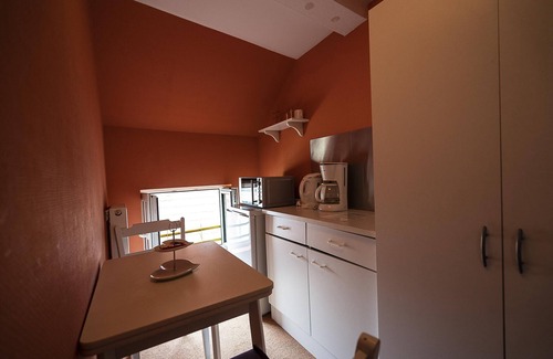 Schwerin Apartment | Suite-Standard-Private Bathroom-Street View