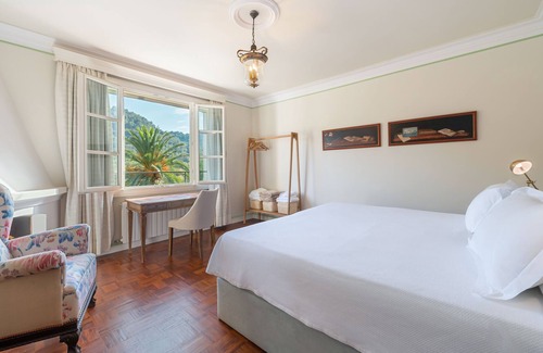 Esporles House | Suite Torre- Life in middle of a vineyard, with a 600 Mb WIFI. Made for Nomads.