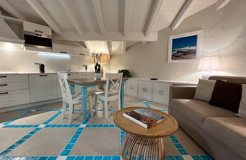 Porto Pino Apartment | Suite Villa Aquamarina with Private Jacuzzi