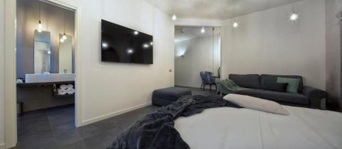 Voghera Apartment | Suite Vogue Sforza