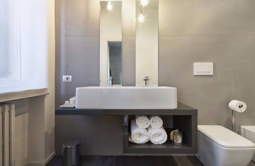 Voghera Apartment | Suite Vogue Sforza