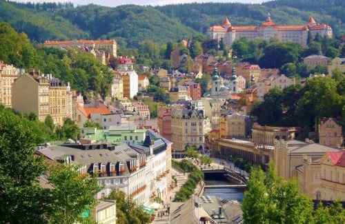 Karlovy Vary Apartment | Suite with back garden