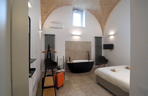 Troia Bed & Breakfast | Suitehome B&B with bath