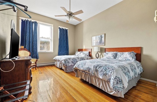 Hot Springs Hotel | Suites at The Red Rock Vacation rentals