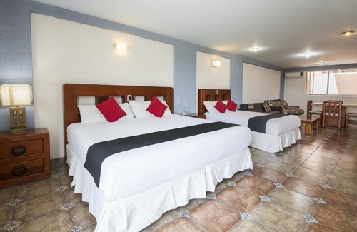Irapuato Hotel | Suites de Reyes