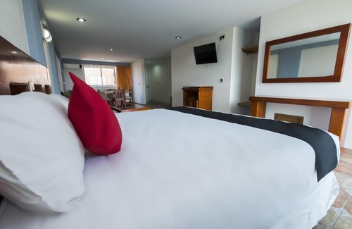 Irapuato Hotel | Suites de Reyes