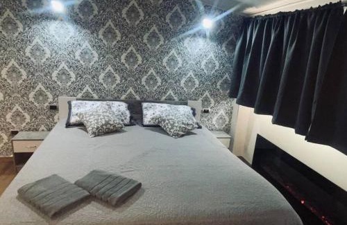 Randazzo House | Suites GREY in centro Randazzo