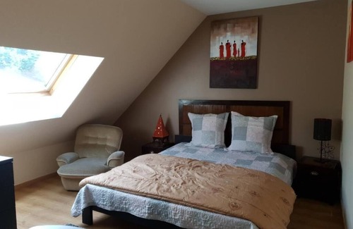 Corbeil-Essonnes Bed & Breakfast | Suites Lumineuses 30min de Paris
