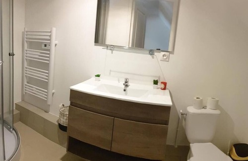 Corbeil-Essonnes Bed & Breakfast | Suites Lumineuses 30min de Paris