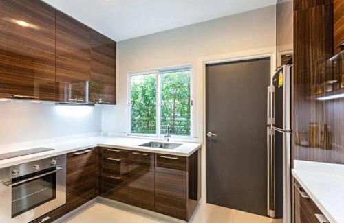 Bangkok Central Business District House | Sukhumvit 16 Townhouses, InHome Luxury Residences