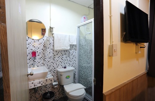 Bangkok Central Business District House | Sukhumvit 20 Guest House