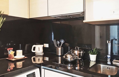 Bangkok Central Business District Apartment | Sukhumvit 24 Luxurious Condo - Near BTS Station, 1 Bedroom