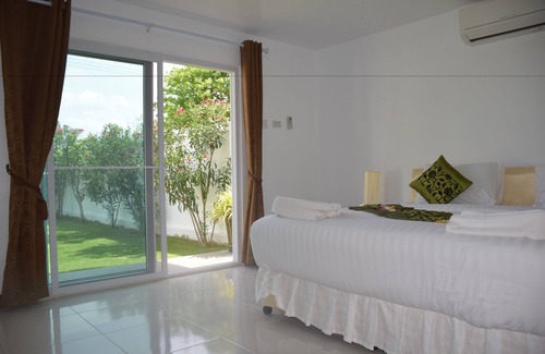 Sing Buri Hotel | Sumali Villa