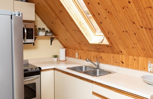 Hastings Highlands Cottage | SUMMER 2025-ASK ABOUT OUR 5 NIGHT WEEKDAY SPECIAL!
