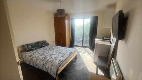 West Thurrock Apartment | Summer at Lakeside Shopping centre Chafford Hundred Branch