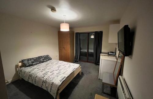 West Thurrock Apartment | Summer at Lakeside Shopping centre Chafford Hundred Branch