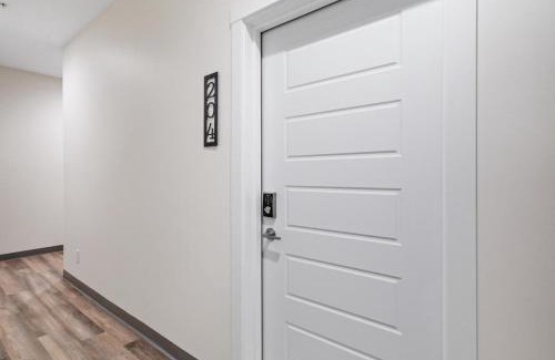 Evansville Apartment | Summer at The Golden Goose including King Bed, Parking, Security and Laundry