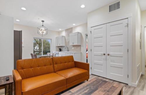 Evansville Apartment | Summer at The Golden Goose including King Bed, Parking, Security and Laundry