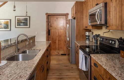 Big Sky Condo | Summer Availability! New build 5 Bedroom Townhome in Big Sky Town Center