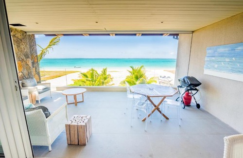 Pointe D'esny Apartment | Summer Breeze - Beachfront - 3 Bedrooms Suite