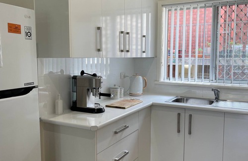The Junction House | Summer Breeze - light filled & peaceful unit